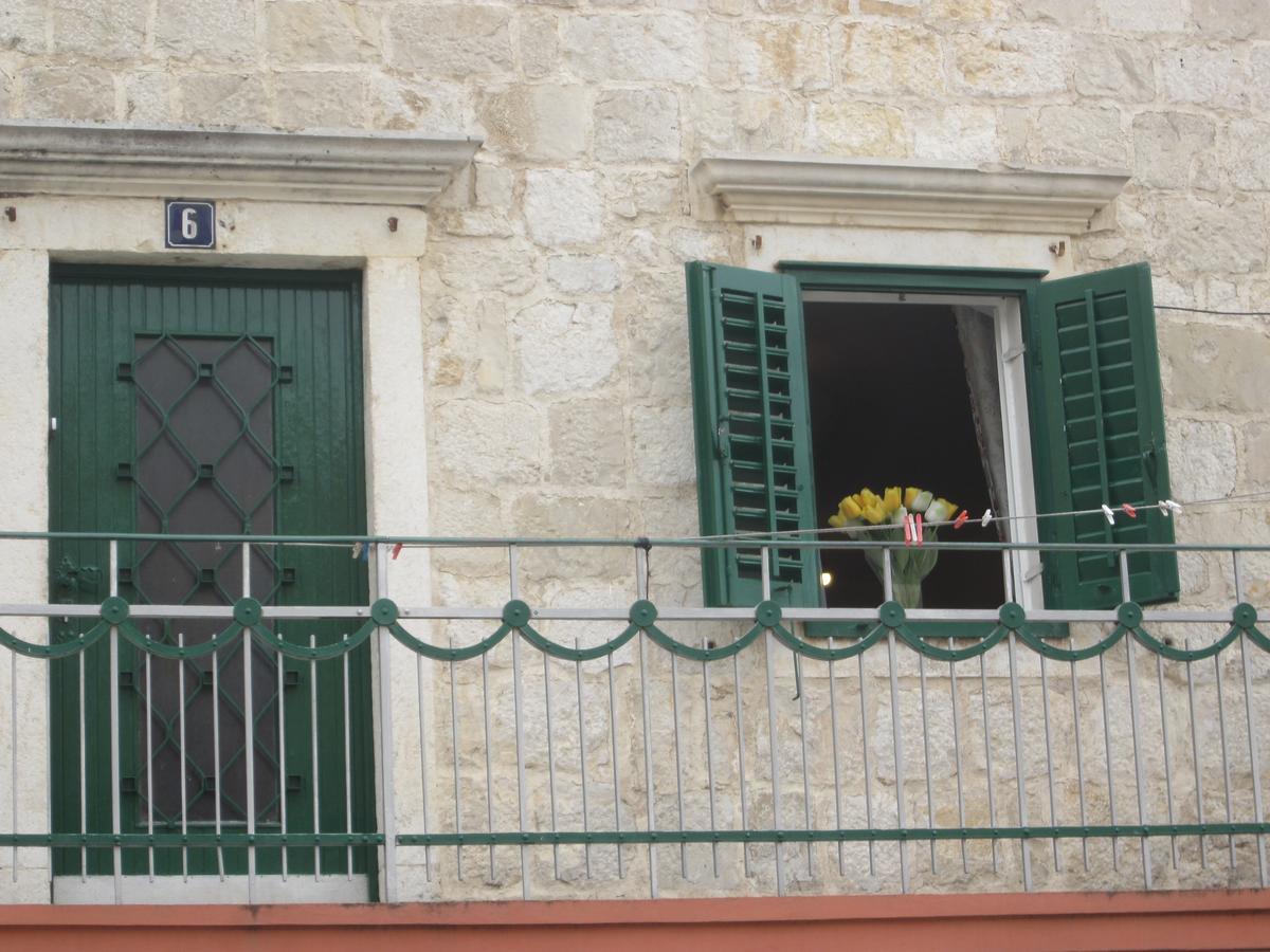On The Square Apartment Makarska