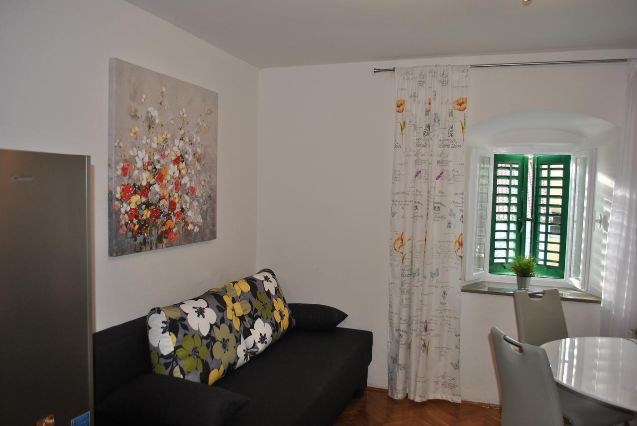 Apartment On The Square *
